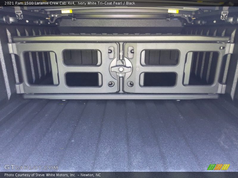 Ivory White Tri-Coat Pearl / Black 2021 Ram 1500 Laramie Crew Cab 4x4