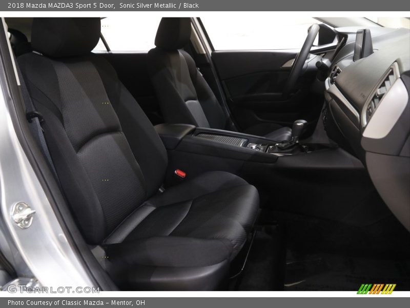 Sonic Silver Metallic / Black 2018 Mazda MAZDA3 Sport 5 Door