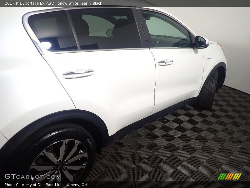 Snow White Pearl / Black 2017 Kia Sportage EX AWD