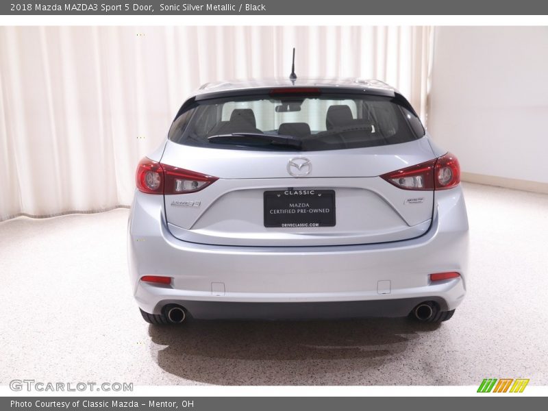 Sonic Silver Metallic / Black 2018 Mazda MAZDA3 Sport 5 Door