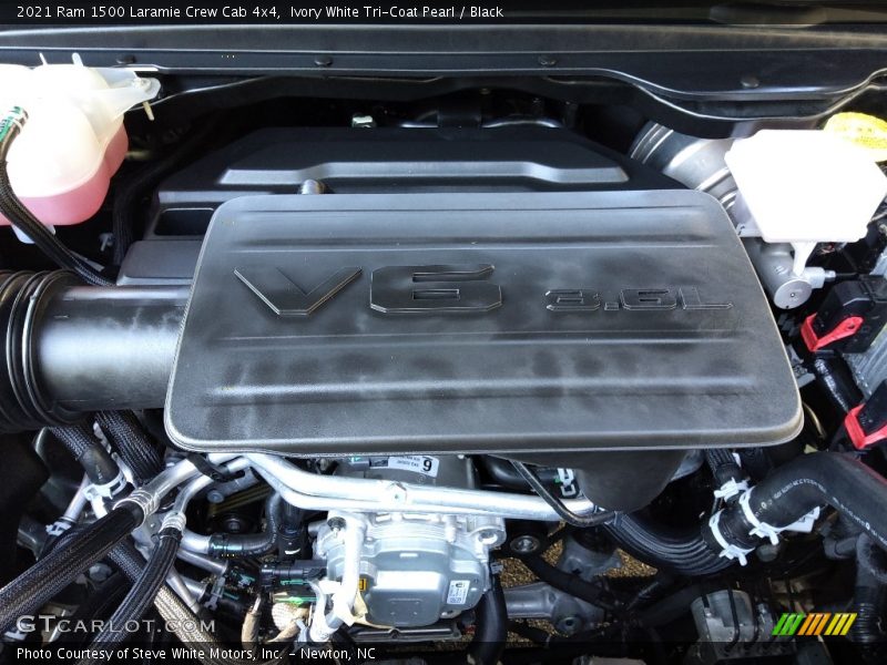 Ivory White Tri-Coat Pearl / Black 2021 Ram 1500 Laramie Crew Cab 4x4