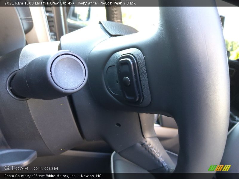 Ivory White Tri-Coat Pearl / Black 2021 Ram 1500 Laramie Crew Cab 4x4