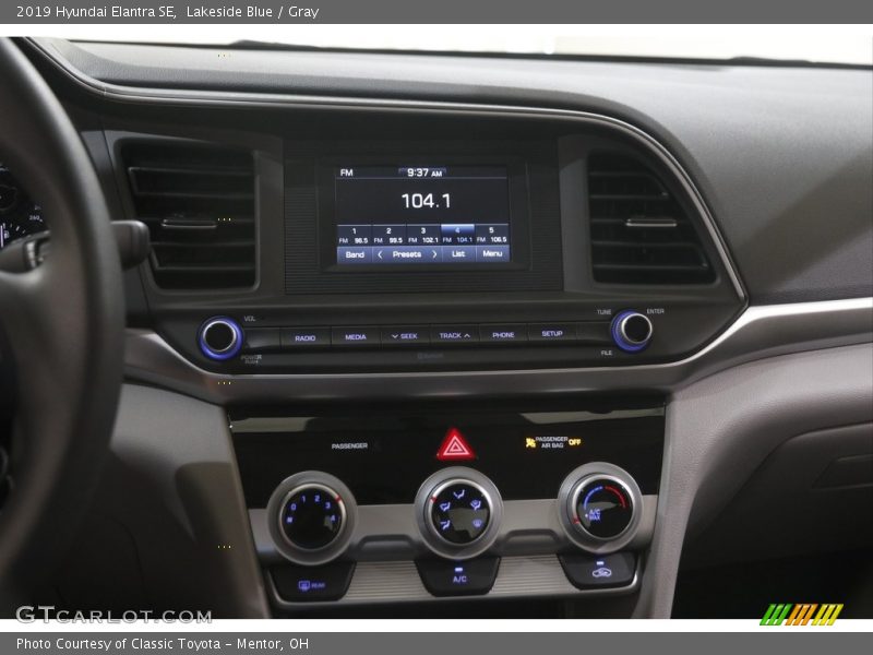 Lakeside Blue / Gray 2019 Hyundai Elantra SE