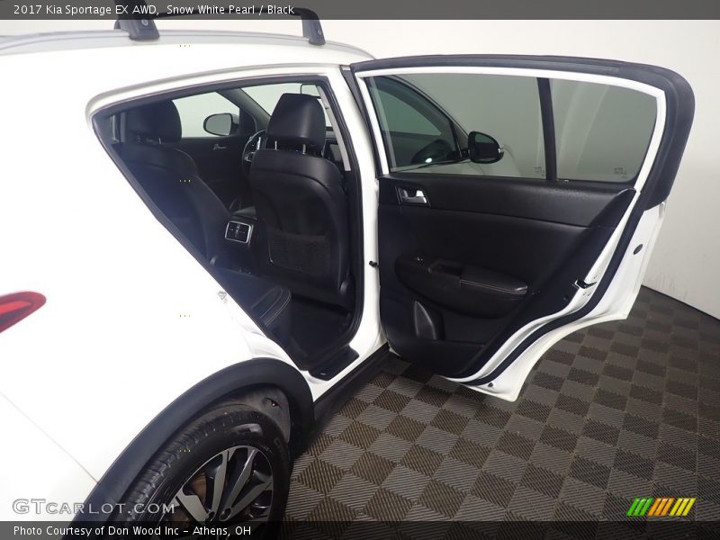 Snow White Pearl / Black 2017 Kia Sportage EX AWD