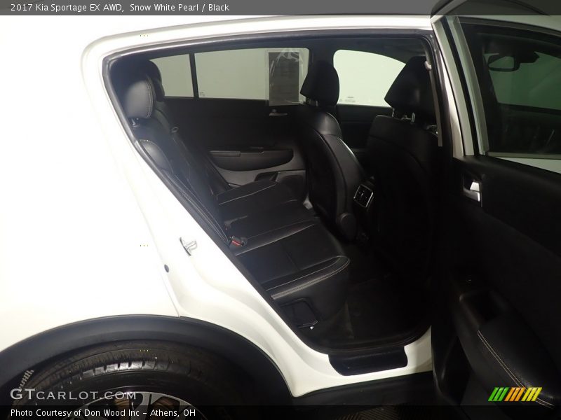 Snow White Pearl / Black 2017 Kia Sportage EX AWD