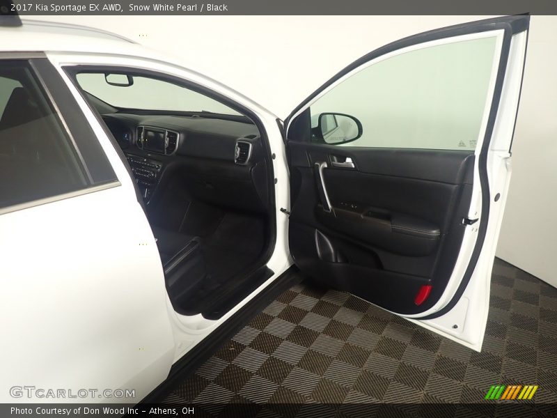 Snow White Pearl / Black 2017 Kia Sportage EX AWD