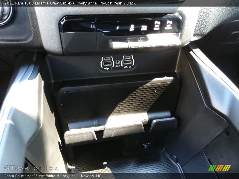 Ivory White Tri-Coat Pearl / Black 2021 Ram 1500 Laramie Crew Cab 4x4