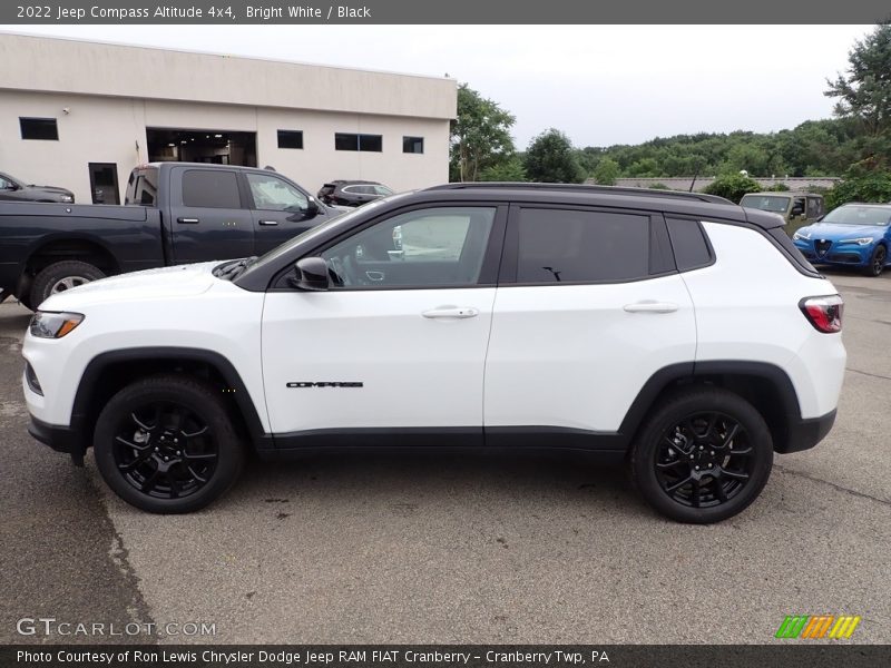 Bright White / Black 2022 Jeep Compass Altitude 4x4