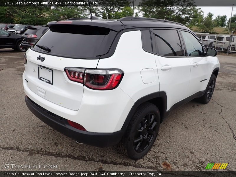 Bright White / Black 2022 Jeep Compass Altitude 4x4