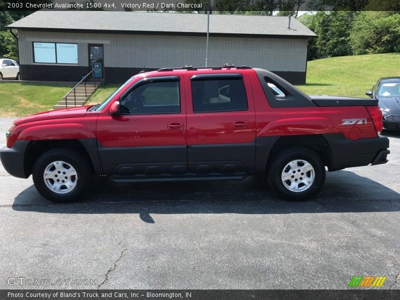 Victory Red / Dark Charcoal 2003 Chevrolet Avalanche 1500 4x4