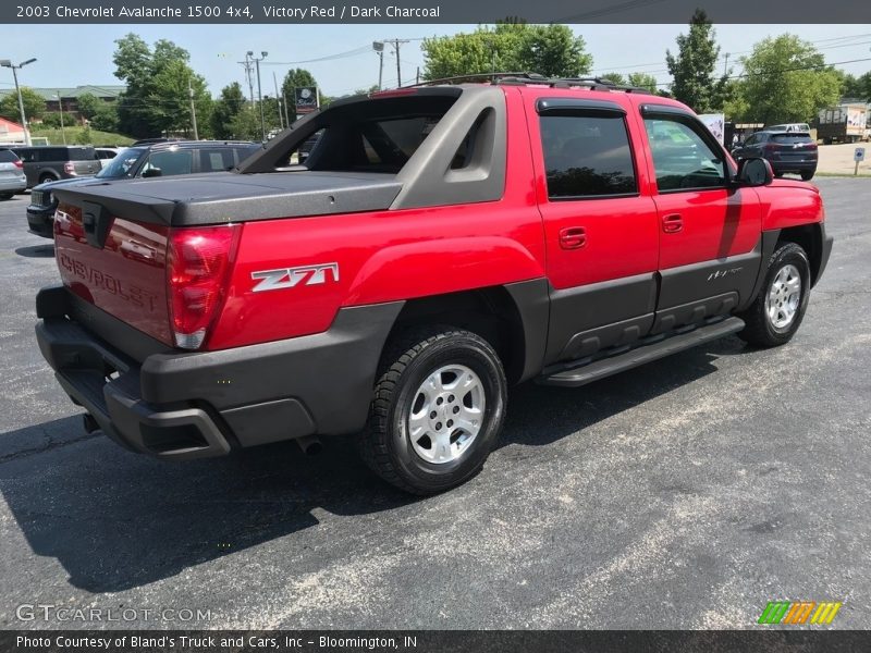 Victory Red / Dark Charcoal 2003 Chevrolet Avalanche 1500 4x4