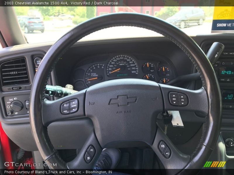 Victory Red / Dark Charcoal 2003 Chevrolet Avalanche 1500 4x4