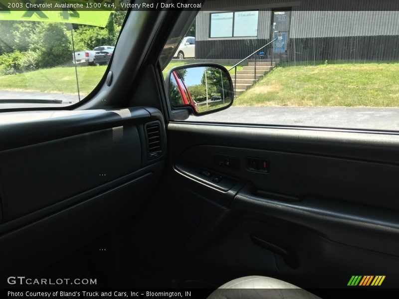 Victory Red / Dark Charcoal 2003 Chevrolet Avalanche 1500 4x4