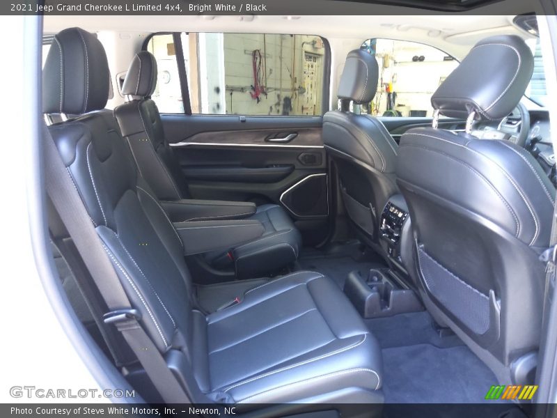 Bright White / Black 2021 Jeep Grand Cherokee L Limited 4x4