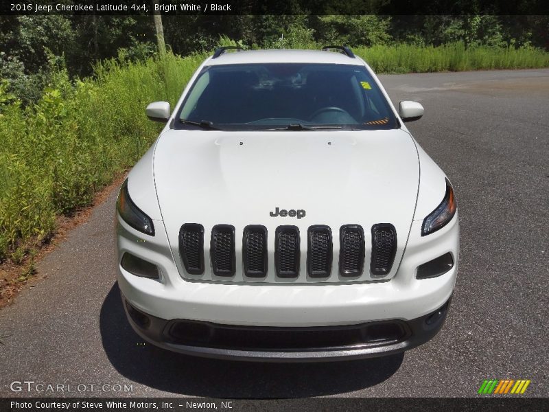 Bright White / Black 2016 Jeep Cherokee Latitude 4x4