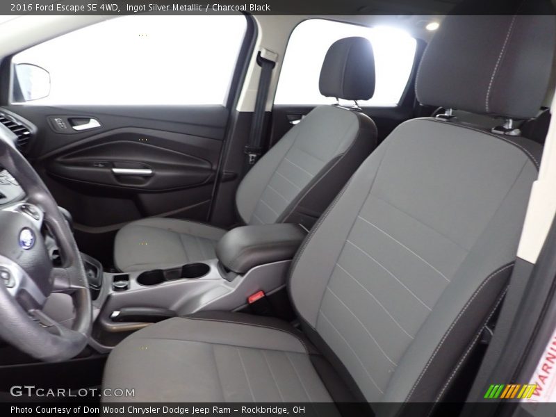 Ingot Silver Metallic / Charcoal Black 2016 Ford Escape SE 4WD