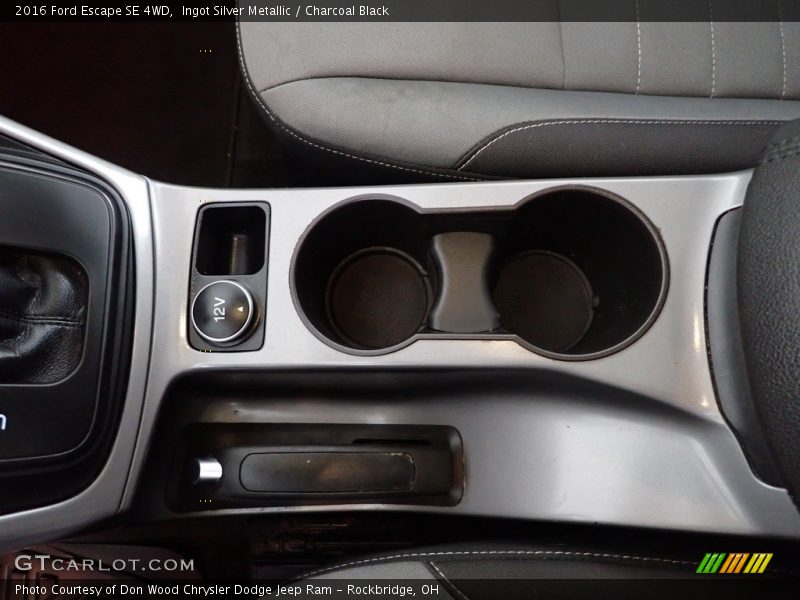 Ingot Silver Metallic / Charcoal Black 2016 Ford Escape SE 4WD
