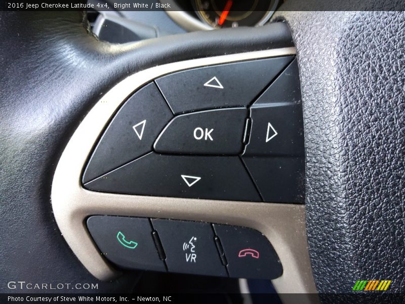 Bright White / Black 2016 Jeep Cherokee Latitude 4x4