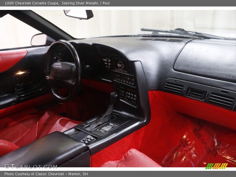 Sebring Silver Metallic / Red 1996 Chevrolet Corvette Coupe