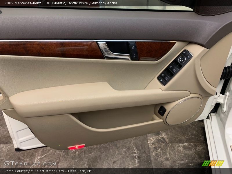 Arctic White / Almond/Mocha 2009 Mercedes-Benz C 300 4Matic