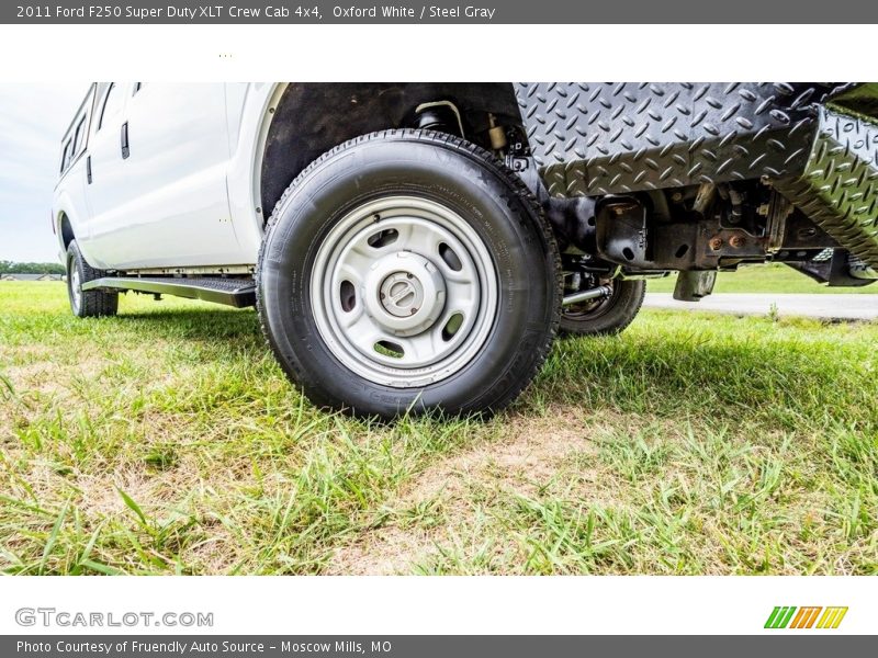 Oxford White / Steel Gray 2011 Ford F250 Super Duty XLT Crew Cab 4x4