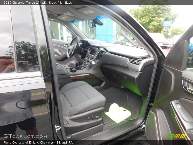 Black / Jet Black 2019 Chevrolet Tahoe LS 4WD