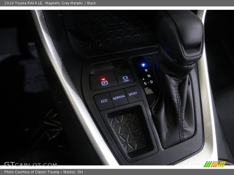 Magnetic Gray Metallic / Black 2019 Toyota RAV4 LE