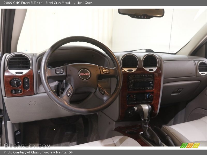 Dashboard of 2009 Envoy SLE 4x4