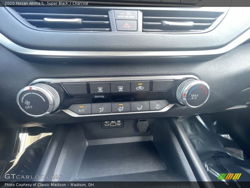 Super Black / Charcoal 2020 Nissan Altima S