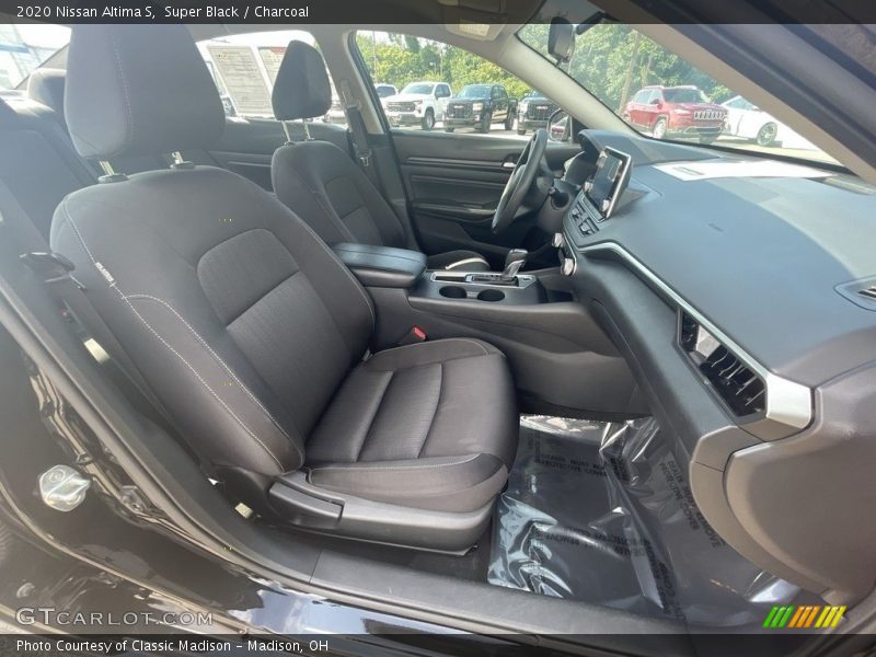 Super Black / Charcoal 2020 Nissan Altima S