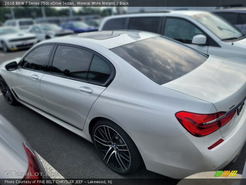 Mineral White Metallic / Black 2018 BMW 7 Series 750i xDrive Sedan