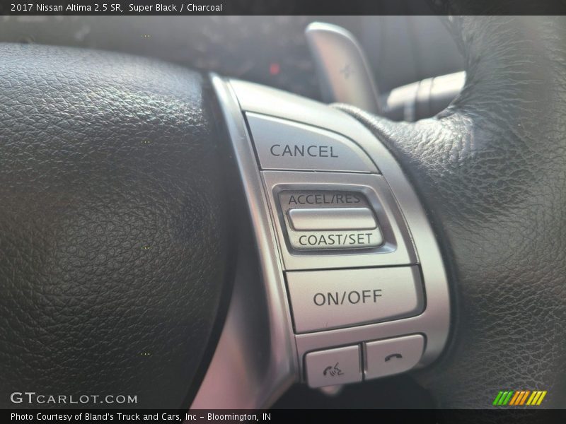 Super Black / Charcoal 2017 Nissan Altima 2.5 SR