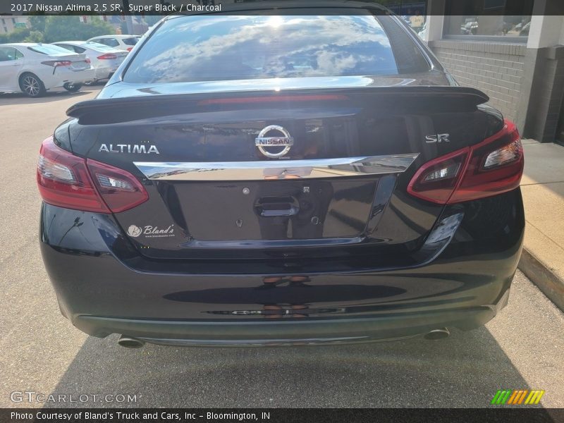 Super Black / Charcoal 2017 Nissan Altima 2.5 SR