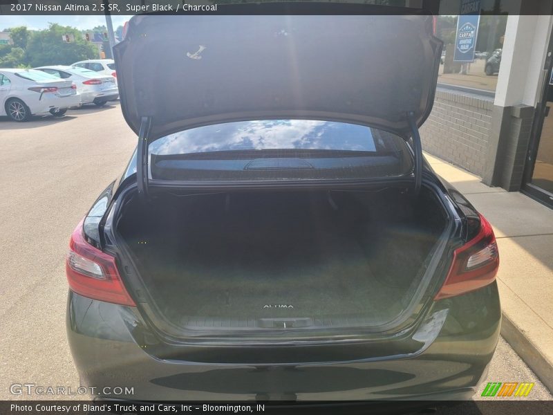 Super Black / Charcoal 2017 Nissan Altima 2.5 SR