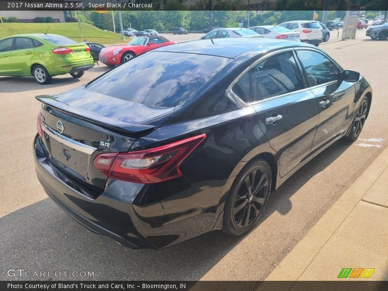 Super Black / Charcoal 2017 Nissan Altima 2.5 SR