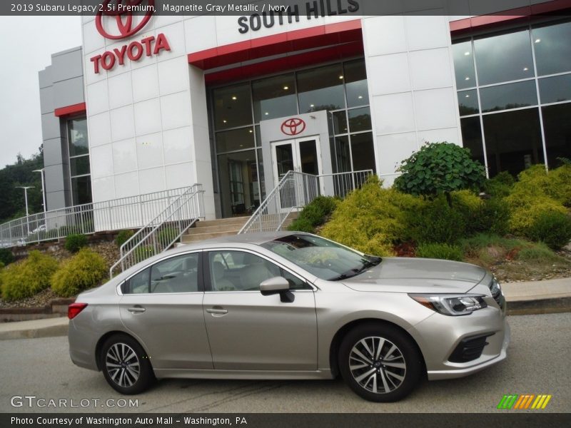 Magnetite Gray Metallic / Ivory 2019 Subaru Legacy 2.5i Premium