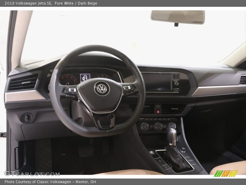 Pure White / Dark Beige 2019 Volkswagen Jetta SE