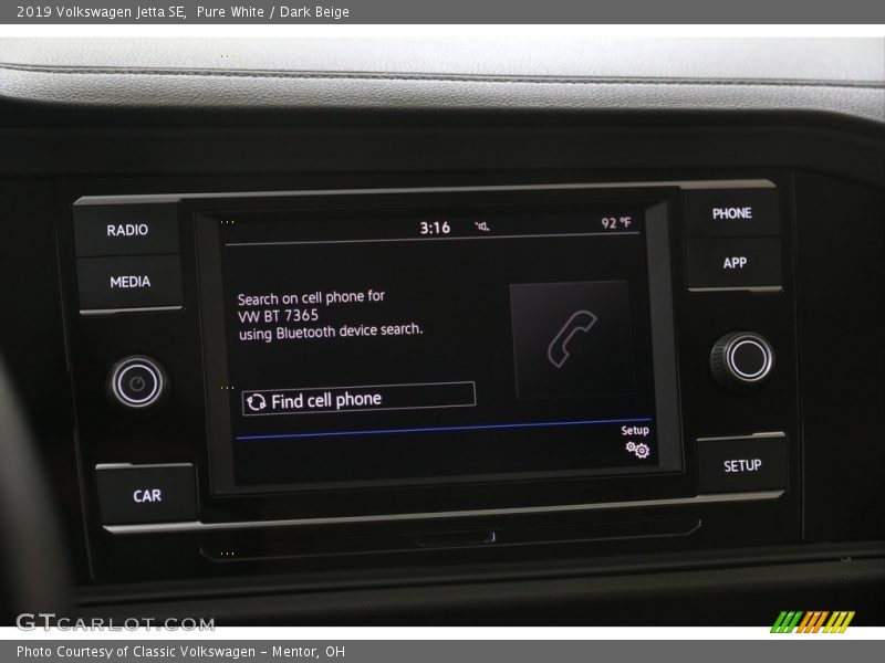 Pure White / Dark Beige 2019 Volkswagen Jetta SE