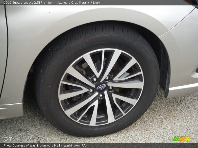 Magnetite Gray Metallic / Ivory 2019 Subaru Legacy 2.5i Premium