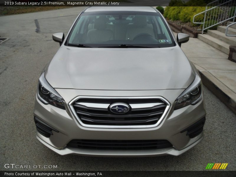Magnetite Gray Metallic / Ivory 2019 Subaru Legacy 2.5i Premium