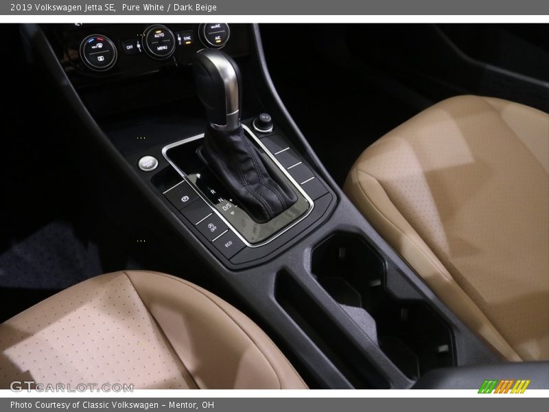 Pure White / Dark Beige 2019 Volkswagen Jetta SE