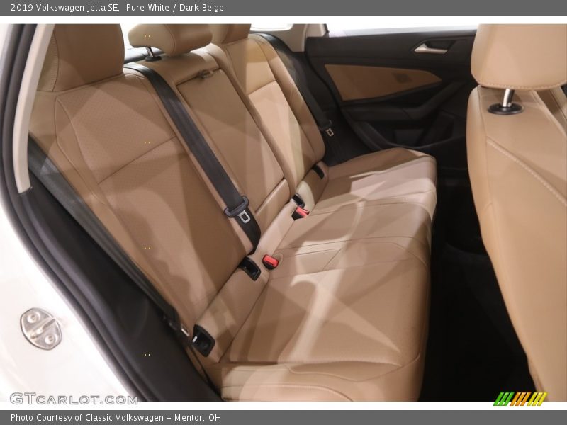 Pure White / Dark Beige 2019 Volkswagen Jetta SE