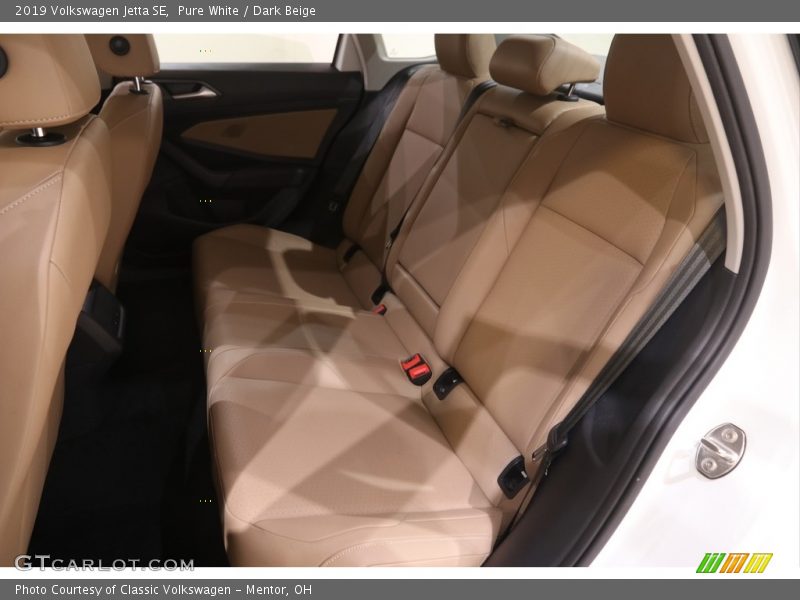 Pure White / Dark Beige 2019 Volkswagen Jetta SE