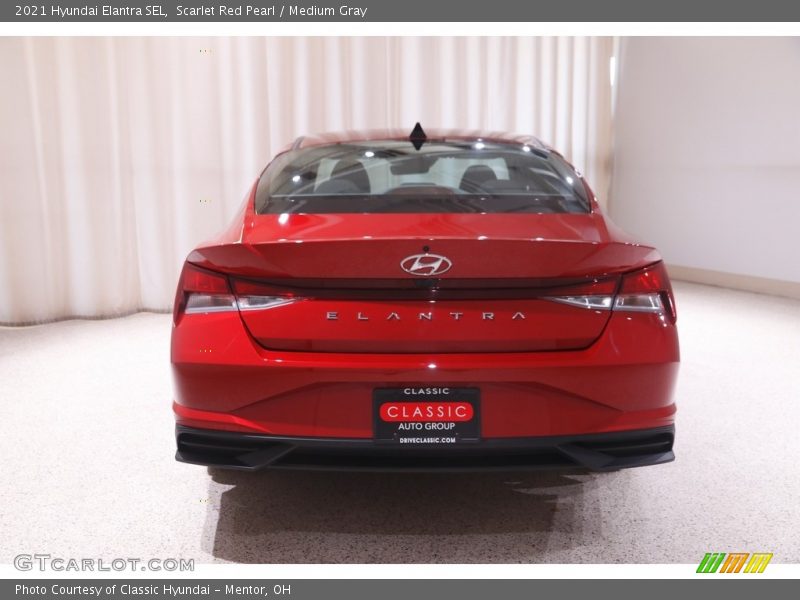 Scarlet Red Pearl / Medium Gray 2021 Hyundai Elantra SEL