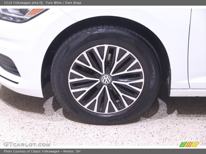 Pure White / Dark Beige 2019 Volkswagen Jetta SE