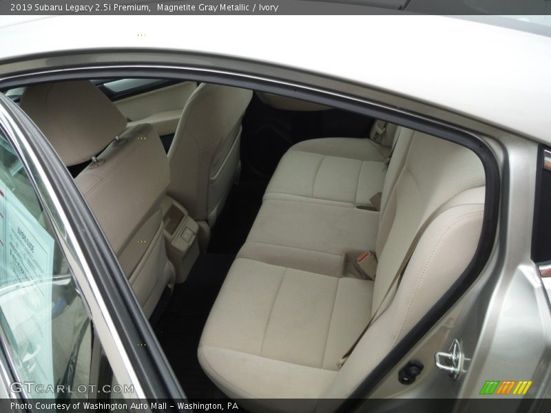 Magnetite Gray Metallic / Ivory 2019 Subaru Legacy 2.5i Premium
