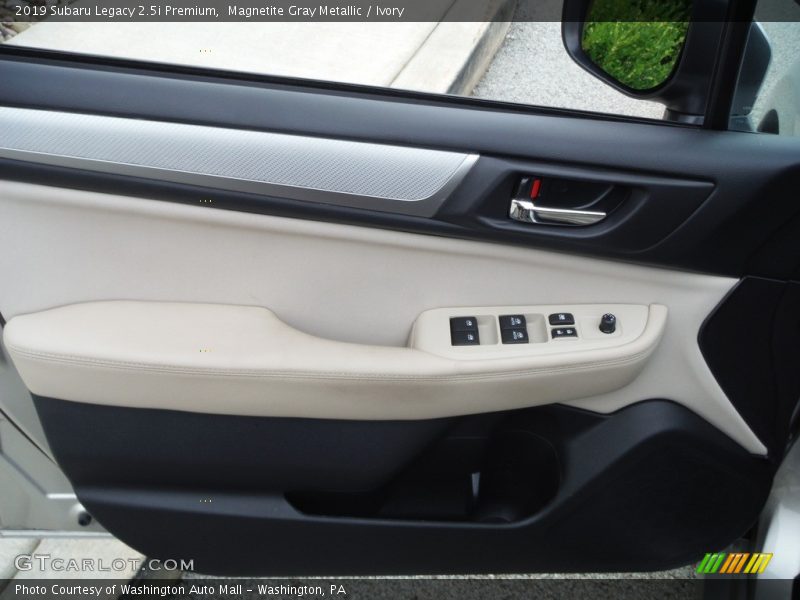 Magnetite Gray Metallic / Ivory 2019 Subaru Legacy 2.5i Premium