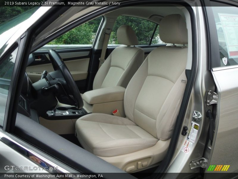 Magnetite Gray Metallic / Ivory 2019 Subaru Legacy 2.5i Premium