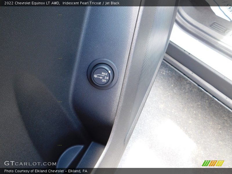 Iridescent Pearl Tricoat / Jet Black 2022 Chevrolet Equinox LT AWD