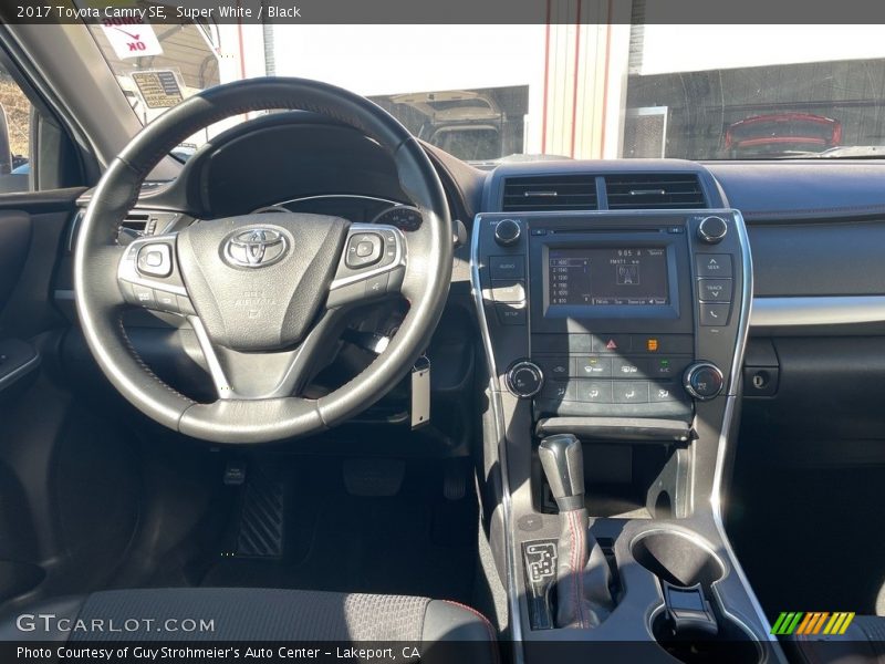 Super White / Black 2017 Toyota Camry SE